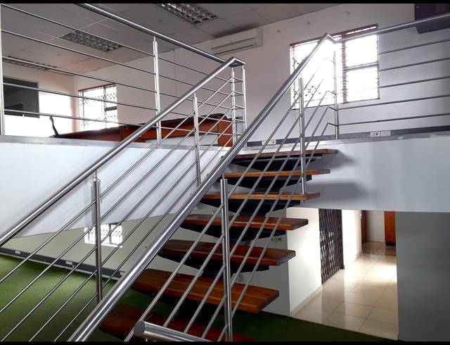 400M² OFFICE TO LET IN ROOIHUISKRAAL